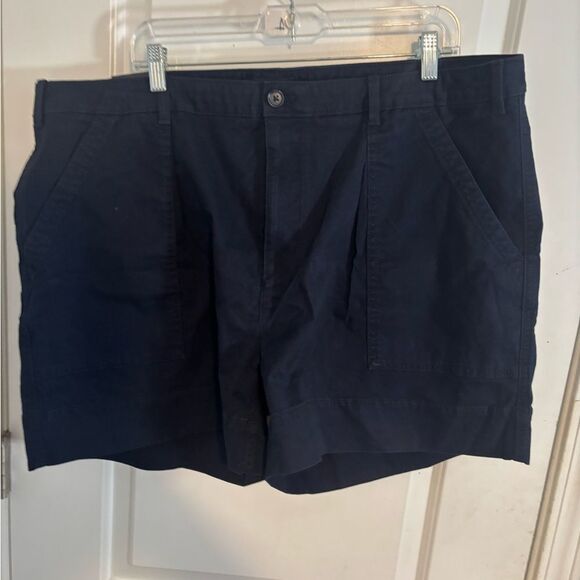 Banana Republic AUTHENTIC CHINO SHORT size 20 NWT BUNDLE OF 2 - Picture 1 of 9